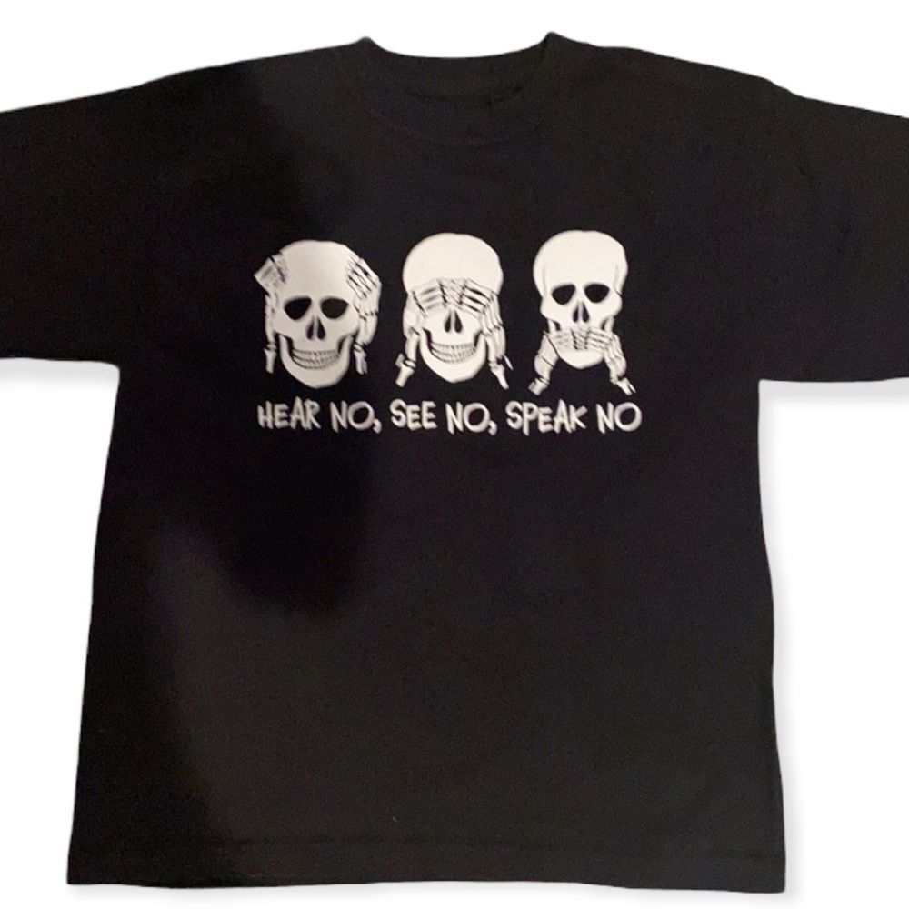 ❤️❤️❤️5/33$❤️❤️❤️Boys medium hear, speak,see no evil tee